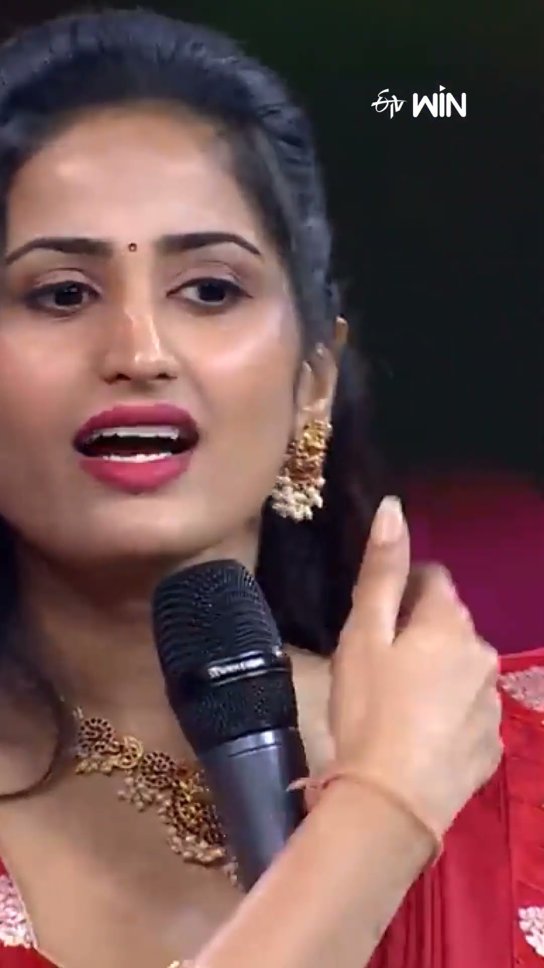#shorts - బావ మీద ఎంతో ప్రేమ చూపించి... చివరికి పెద్ద షాకే ఇచ్చింది..! #sridevidramacompany #comedy