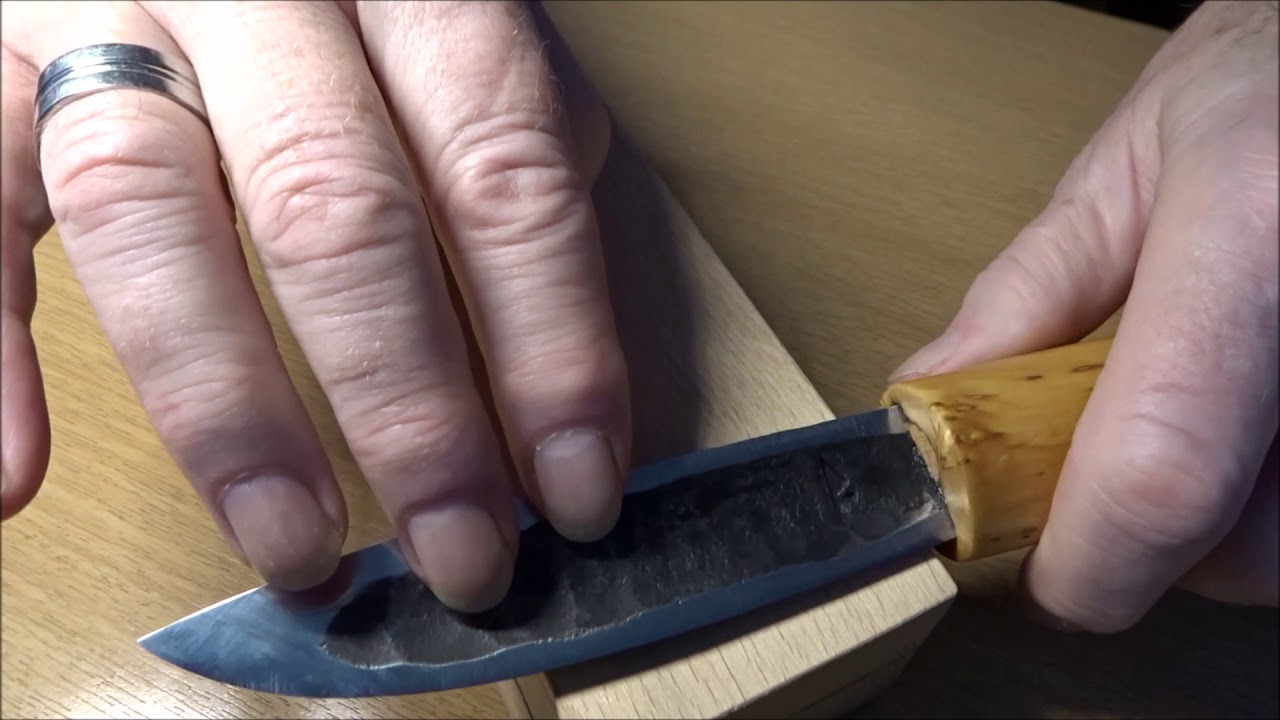 Broušení jakutského nože