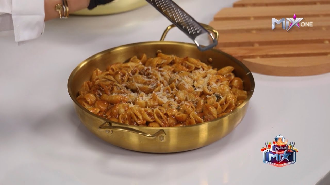 طريقة عمل مكرونة بولونيز في طاسة واحدة مع الشيف سارة عبد السلام! | مطبخMix