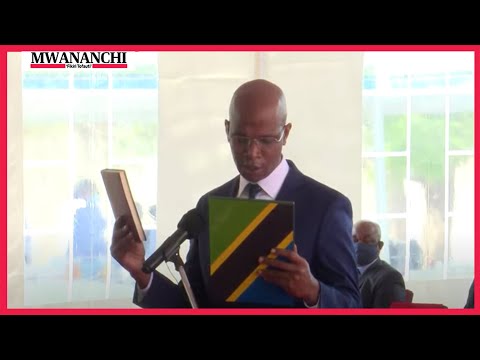 January Makamba Akila Kiapo Cha Kuwa Waziri Wa Nishati 
