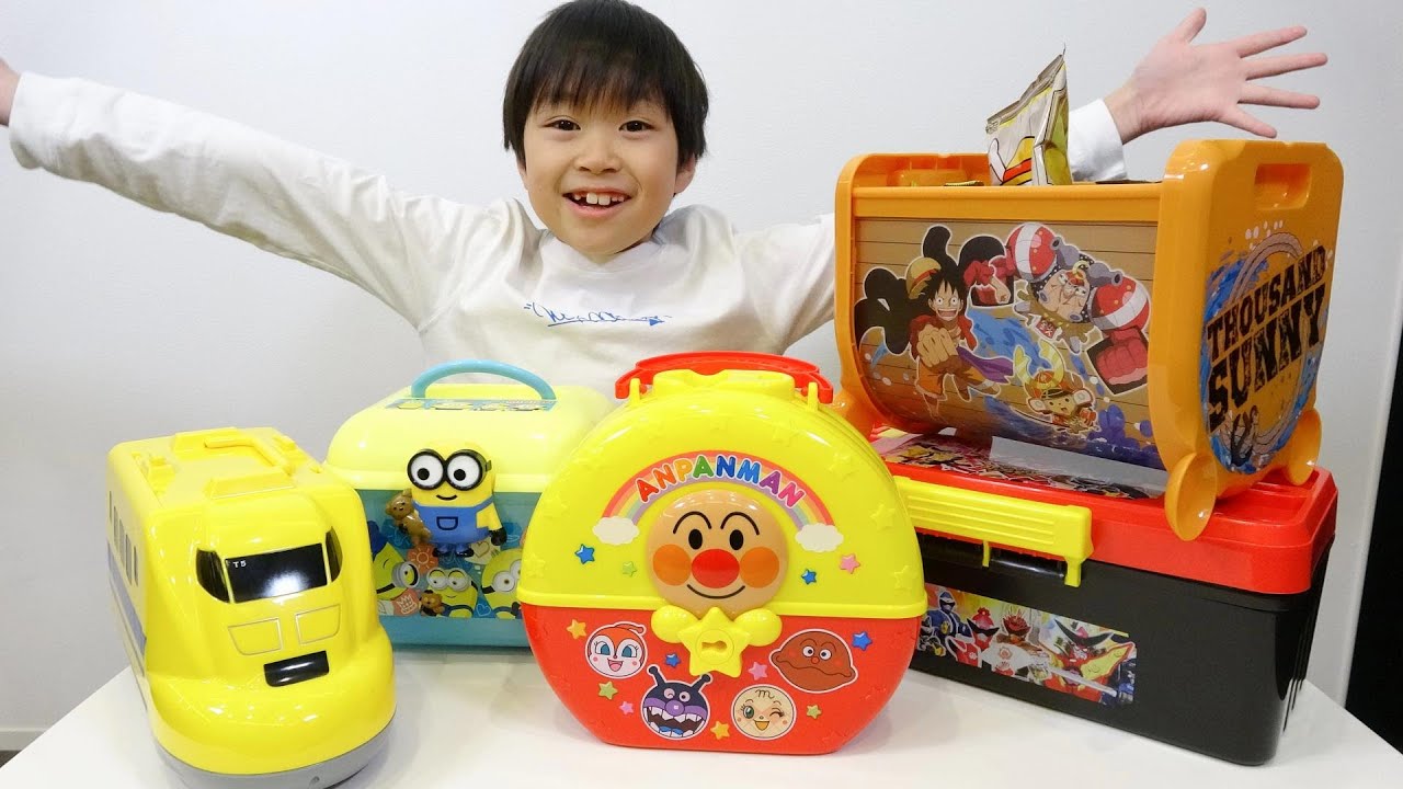 レオくんがお菓子の箱を開けてみた！ レオスマイル - YouTube