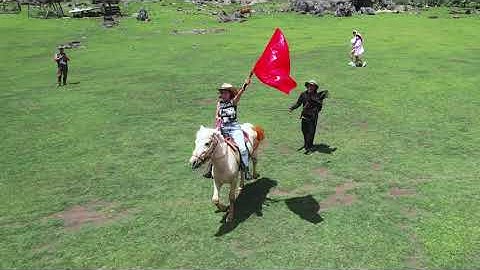 Cưỡi ngựa trên thảo nguyên Hang Táu