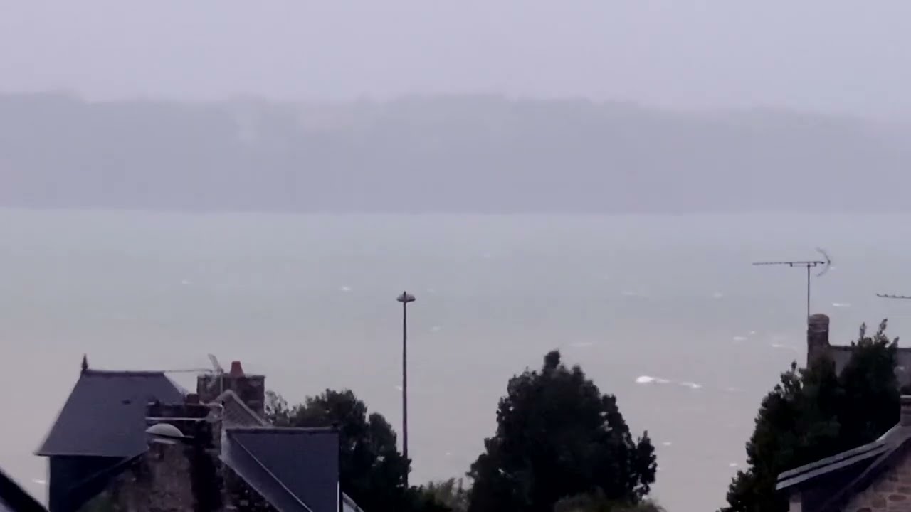 Sebastien Schuller - Taken By The Sea