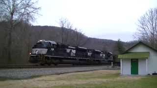 Norfolk Southern 763 with Progress Energy Empties and a K5LLA horn!