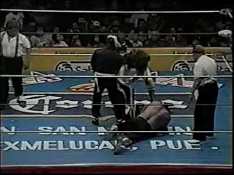 Octagon/La Parka/Rey Misterio Jr. vs. Pentagon/Pie...