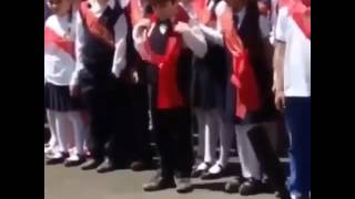 Обложка Мальчик танцует Обложка Мальчик танцует