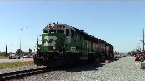BNSF Light Power from Local GP50 - GP60B - GP39-2