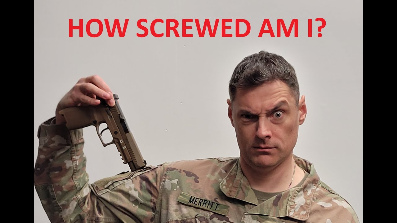 Кадровый солдат обсуждает M17 (ружьё SIG P320 армии США)