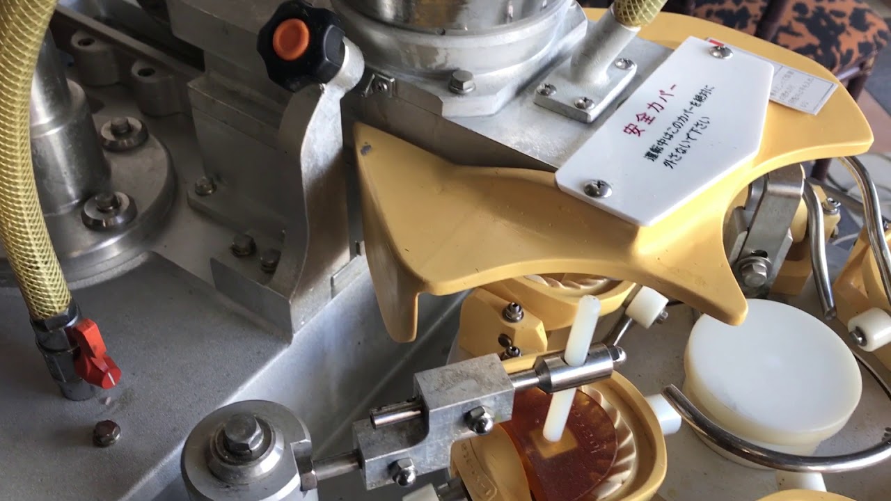 トーセー工業餃子成型機 Japanese dumplings GYOZA