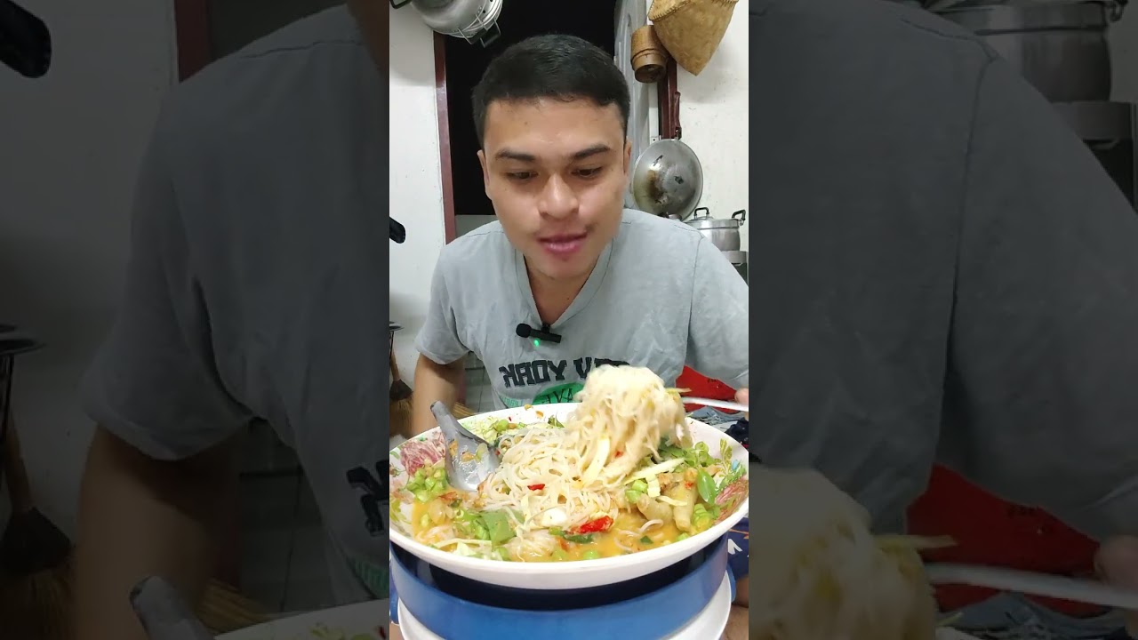 #ขนมจีนน้ำยากะทิตีนไก่ แซบๆนำกันเด้อครับพี่น้อง