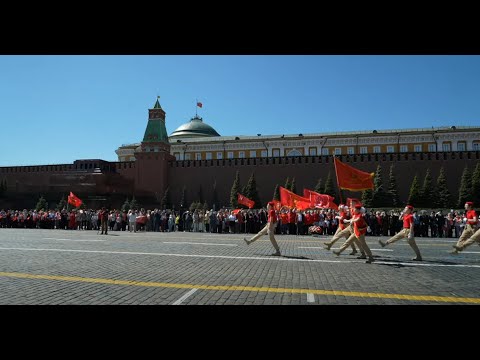 Видео: Торжественный прием в пионеры на Красной площади (19.05.2024)