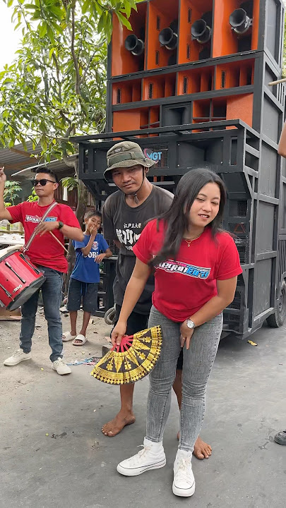 Tiba-Tiba Inak Adel Kaget #megantaraterbaru #dangdut #jogetseru #beranda #dance