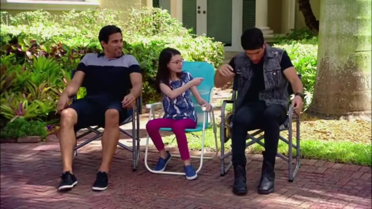 Jessie and Jax make spells!