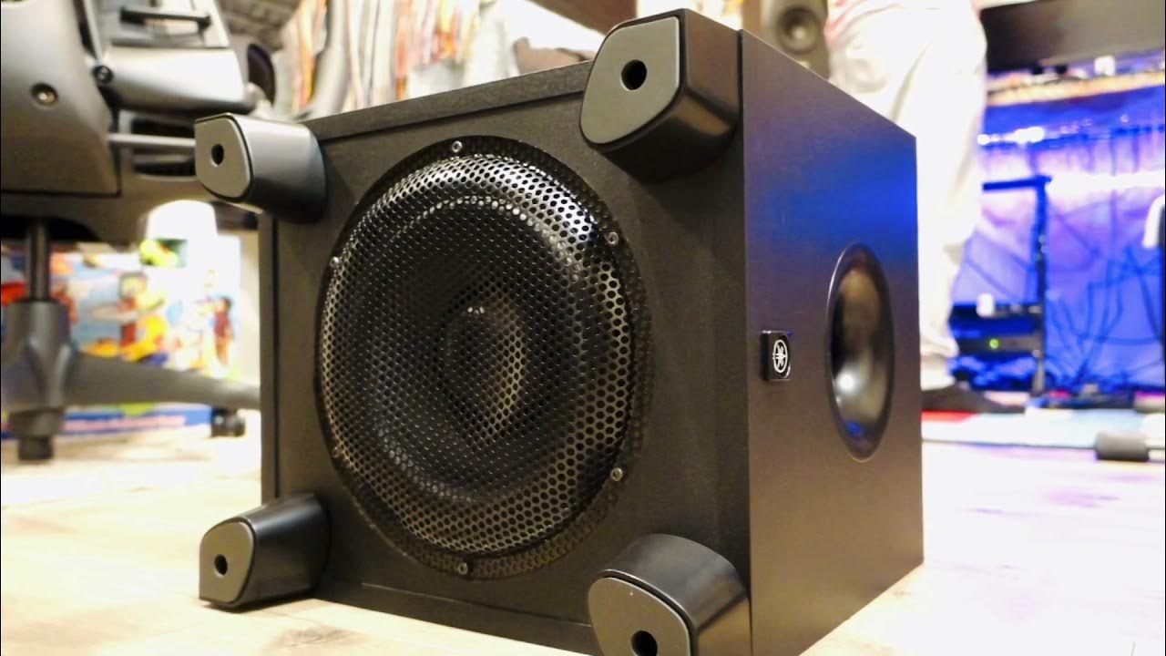 InDepth of Yamaha Hs8s why this is a very inconvenient Studio (Sound