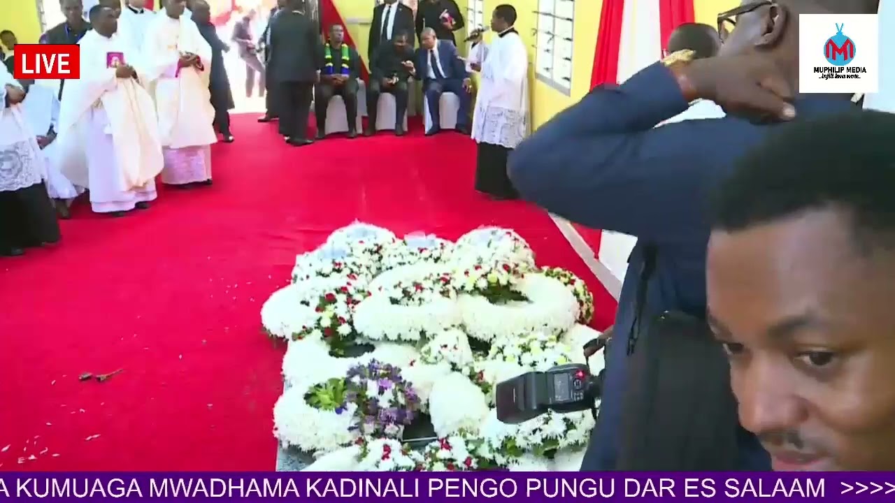 UWEKAJI WA MASHADA KWENYE KABURI LA BABA KADINALI