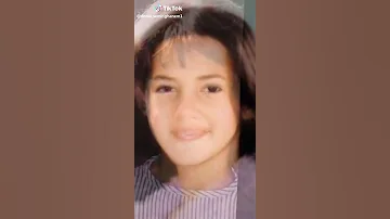 دنيا سمير غانم و هي صغير 