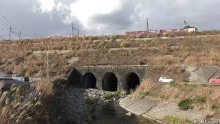 函南町川隧道上を走るＪＲ東海道線の貨物列車 10/Jan/2020 Japan Rail Freight above River Tunnel of Kannami Town