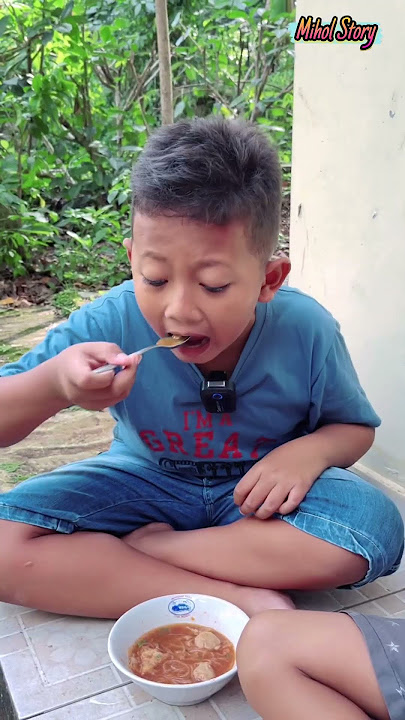 AZKA KEPEDASAN SAAT MAKAN BASO MALANG😁😅 #trending #comedy #hiburansegar #funny #shorts