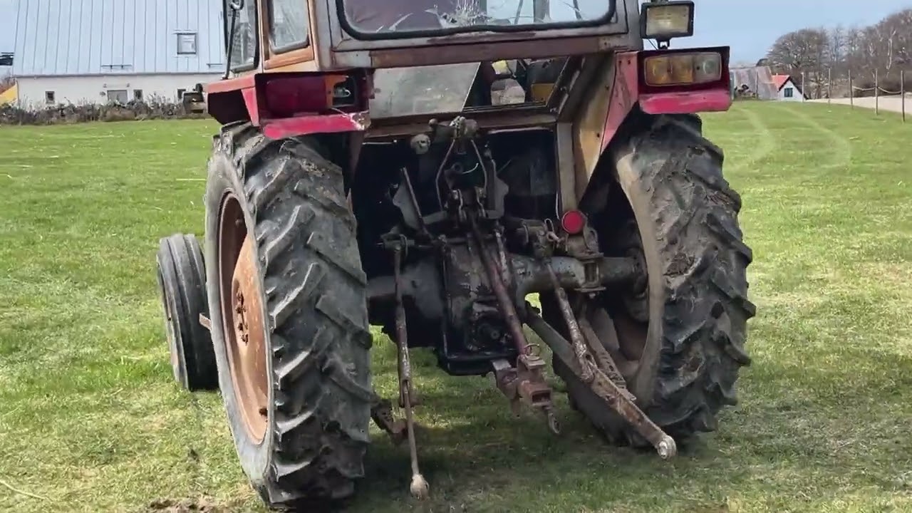 Traktor Massey-Ferguson 240-2
