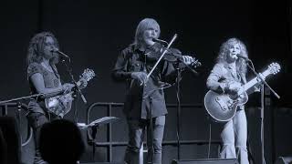 Larry Campbell and Teresa Williams with Lucy Kaplansky - Poor Old Dirt Farmer