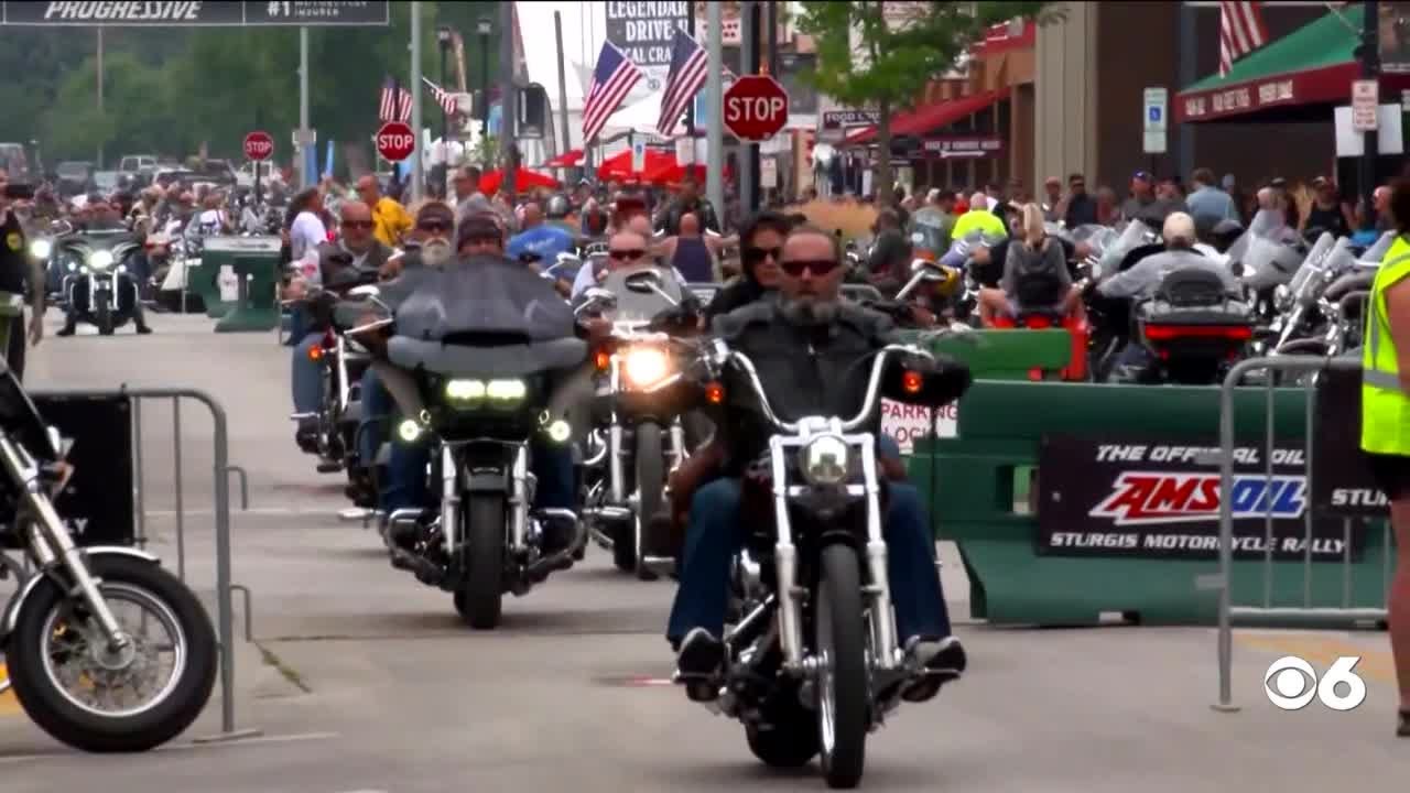 Sturgis Bike Rally Revs Back Bigger Despite Virus Variant Youtube 