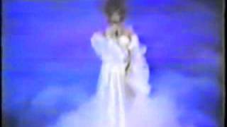 Video thumbnail of "Mylène Farmer - Vertige [Live]"