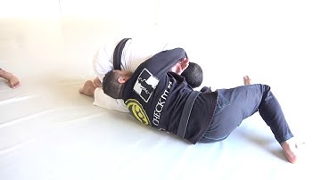 Loop Choke Versus Turtle Guard