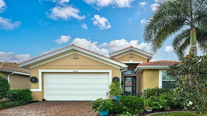 11555 BLACKFIN STREET, VENICE, FL Presented by Ann...