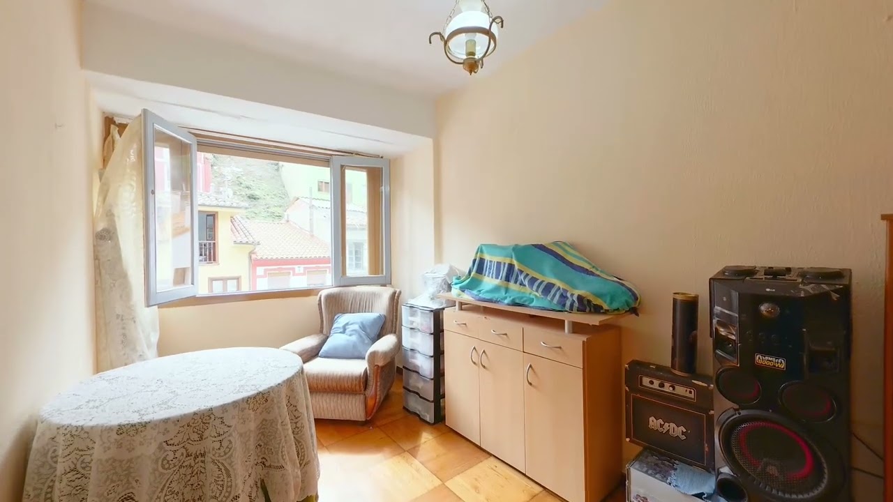 Piso en Venta en Calle Suárez Inclán 30, Cudillero