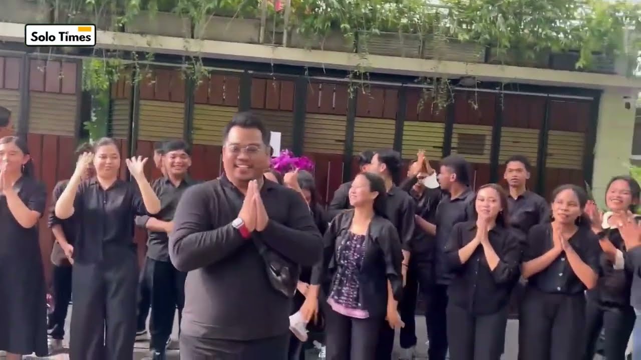 Rumah Jokowi Mendadak Jadi Panggung Mahasiswa Universitas Kristen Imanuel Jogja!