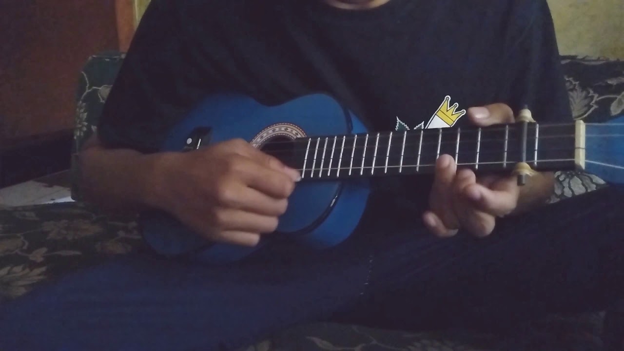Lily-Ukulele Cover senar 4 - YouTube