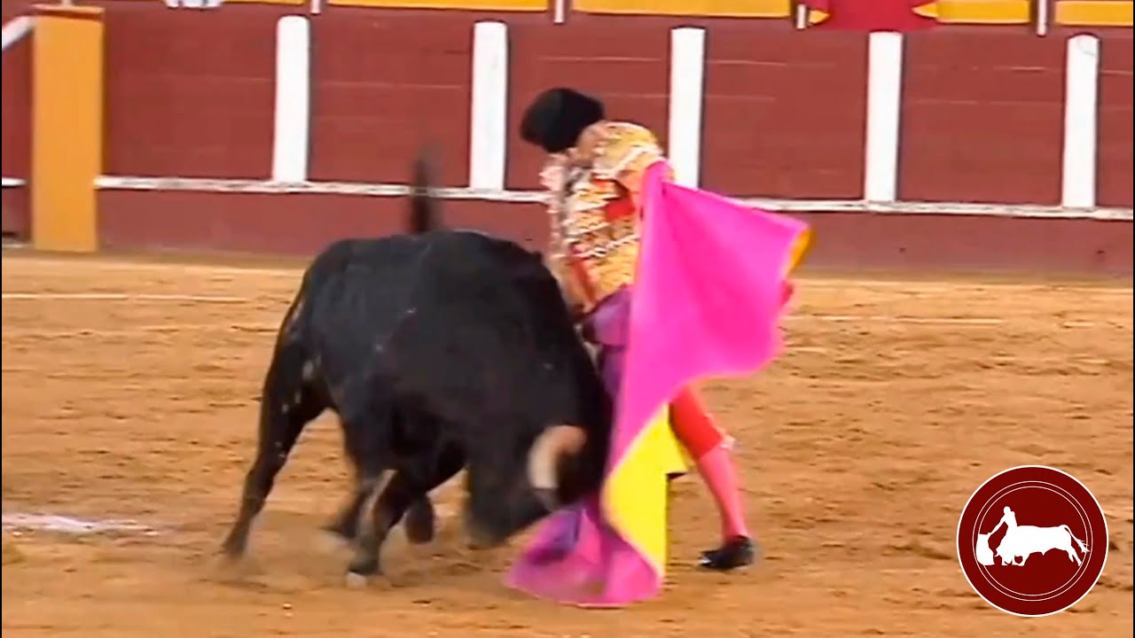 Emilio de Justo, primer toro, Fuengirola, Málaga, 13-08-2020