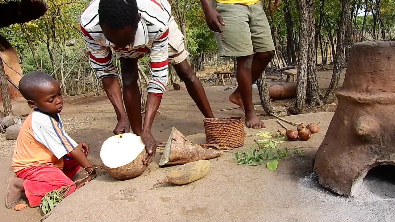 Village People - traditional living in Zimbabwe, 2016