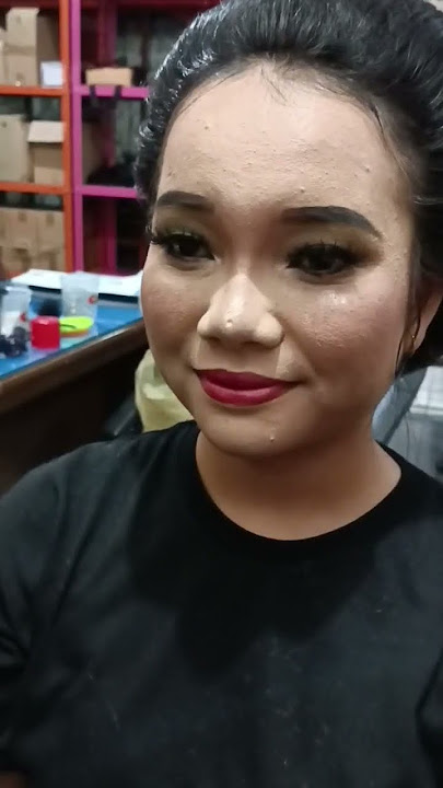 Murid kali ini, belajar merias wajah dan membuat sanggul. ayoo kursus