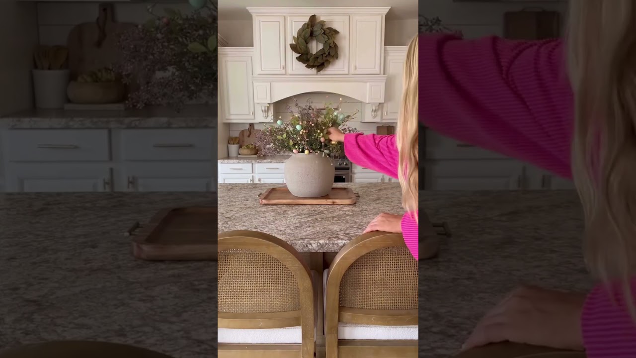 Creative Easter Centerpiece Decor for a Trendy Look!