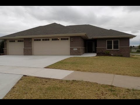 221 Newton Le Ct, Kaukauna, WI home video tour