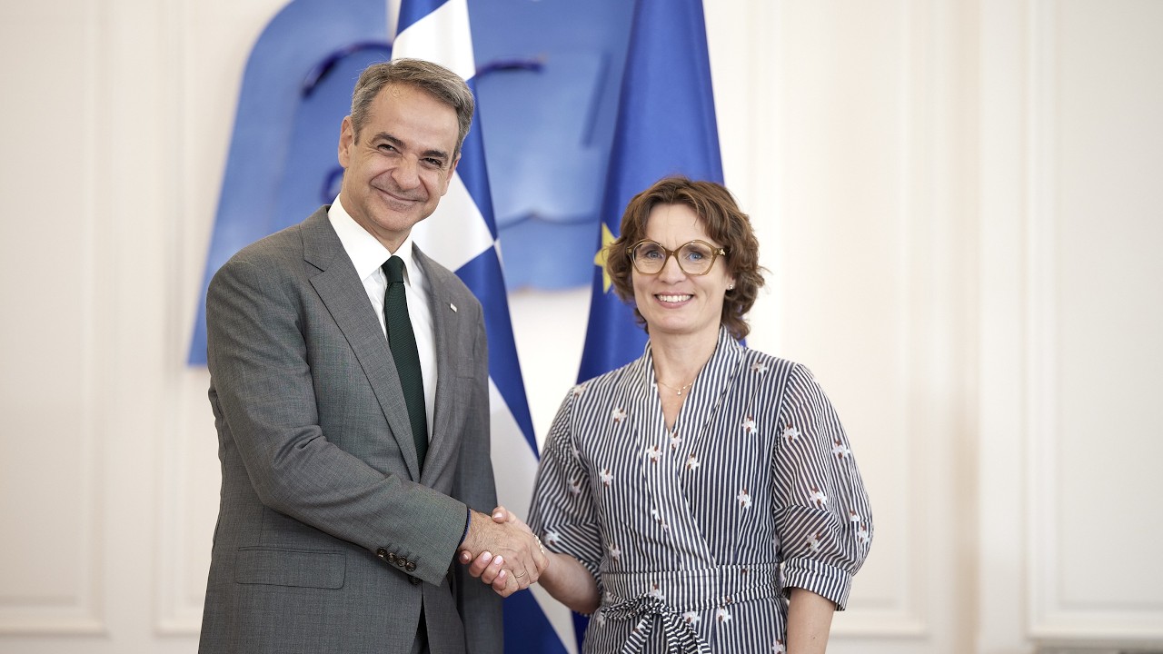 Συνάντηση του Πρωθυπουργού Κυριάκου Μητσοτάκη με την Ευρωπαία Επίτροπο Jessika Roswall – Video