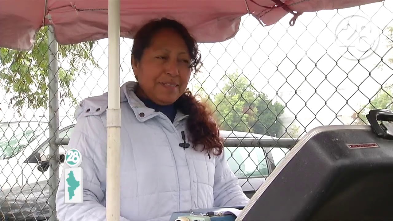 Doña Mary mantiene con vida su Escritorio Público Personajes YouTube