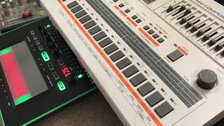 Stakker “Stakker Humanoid” with Roland TB-3 and TR-707