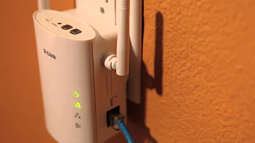 What is the Ethernet port on a WiFi extender for?