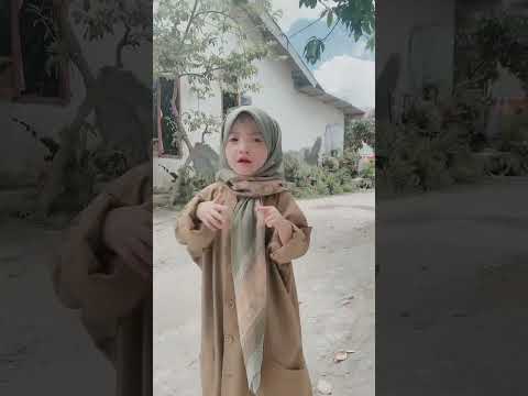 Short bocil pakai seragam guru