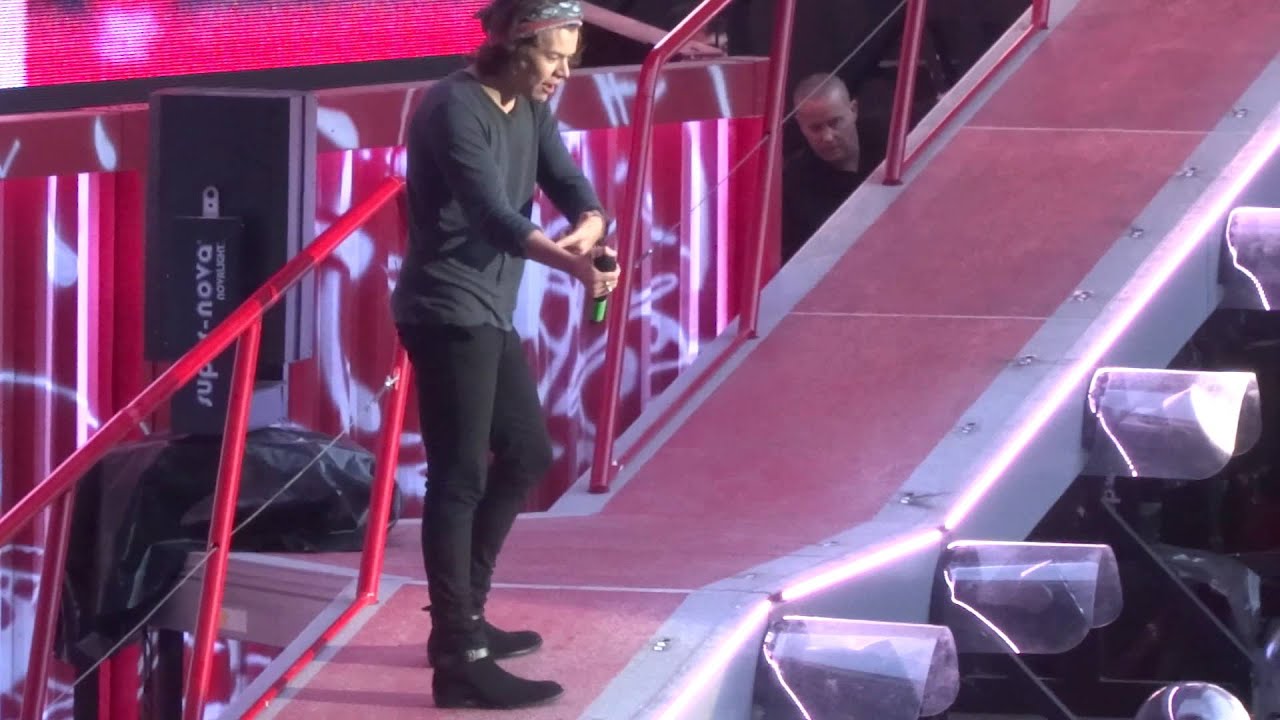 STRONG - Düsseldorf 02/07/2014 One Direction LIVE