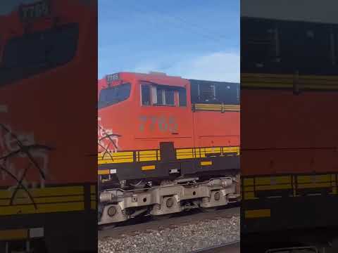 Cool horn fade on BNSF train.