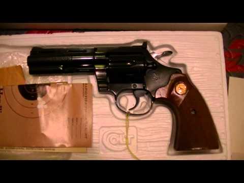 Colt Diamondback Revolver .22LR Caliber 4" Barrel, Walnut Stocks - New in Box