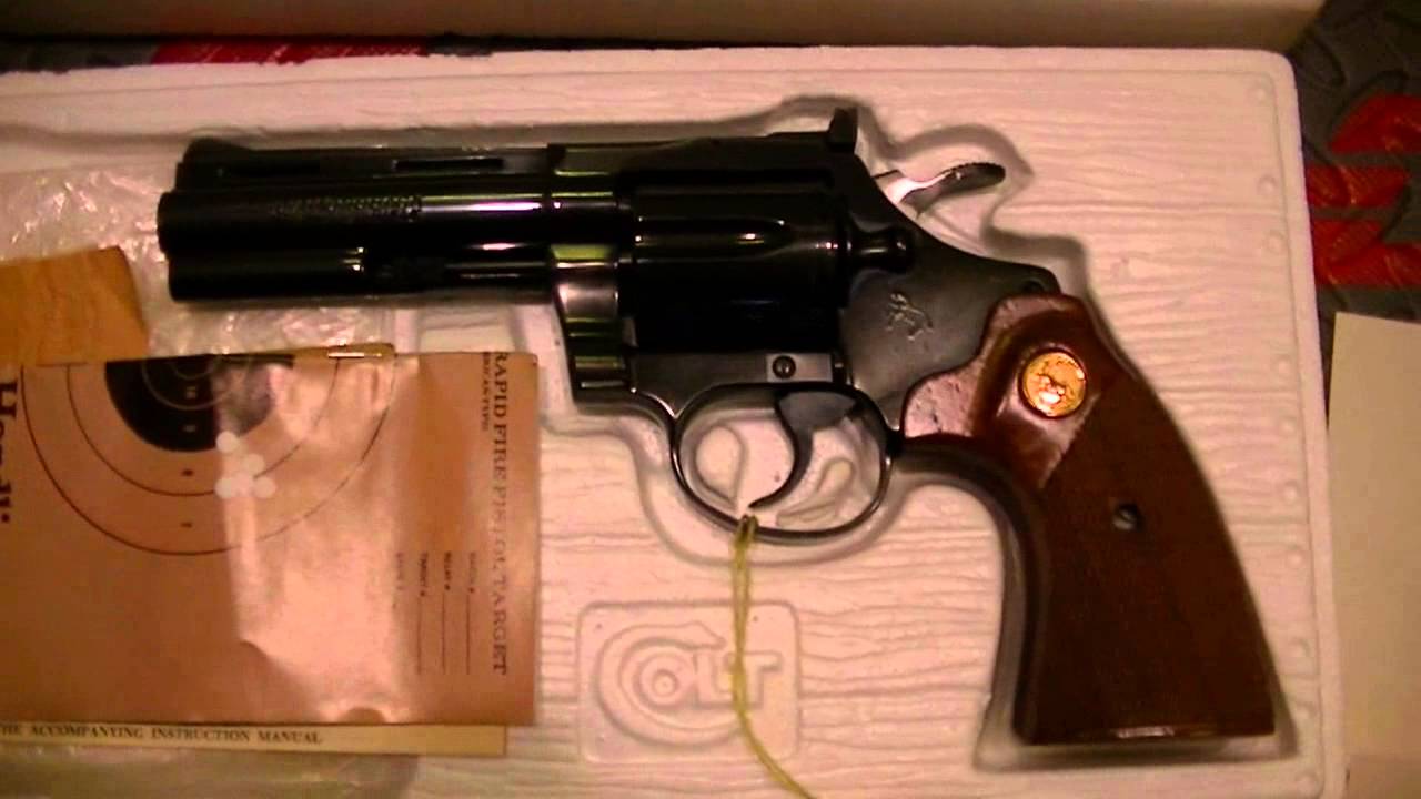 Colt Diamondback Revolver .22LR Caliber 4" Barrel, Walnut Stocks - New in Box