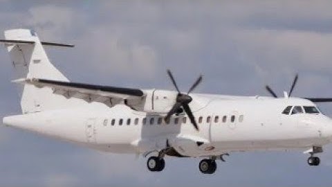 ATR 42 full landing and full takeoff - Airline Commander #82