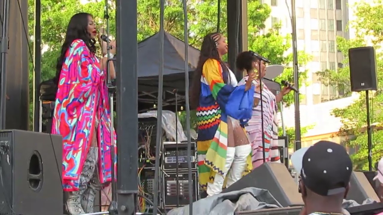 Brownstone singing Sometimes Dancin' 