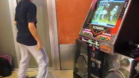 IDDR - Lotan doing Love Shine on Single, Maniac on DDR Megamix