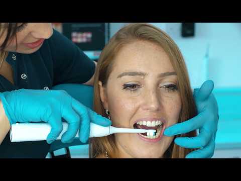 How To Brush With An Electric Toothbrush - Philips Sonicare
