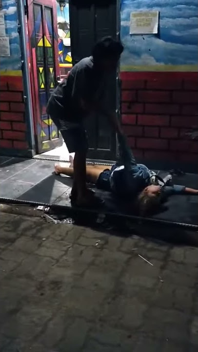 Begini klo cewe lagi mabuk berat